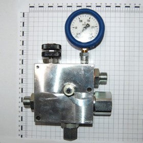 MANOMETER PRIORITY VALVE