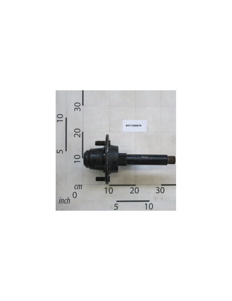 HUB WITH STUD BOLTS AND NUTS